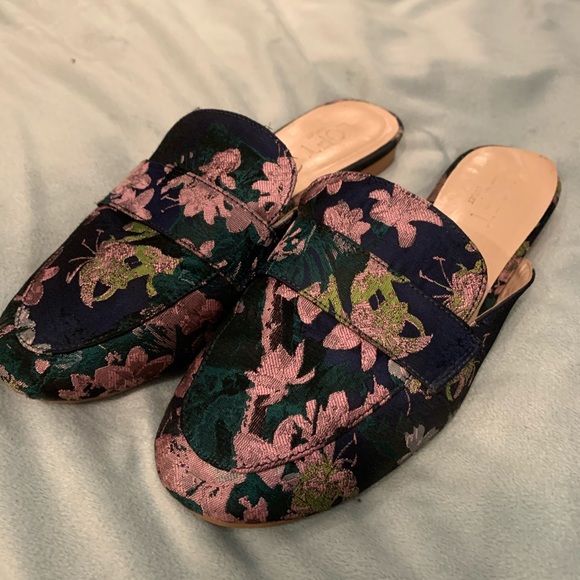 LOFT Slide Flats - Picture 1 of 4